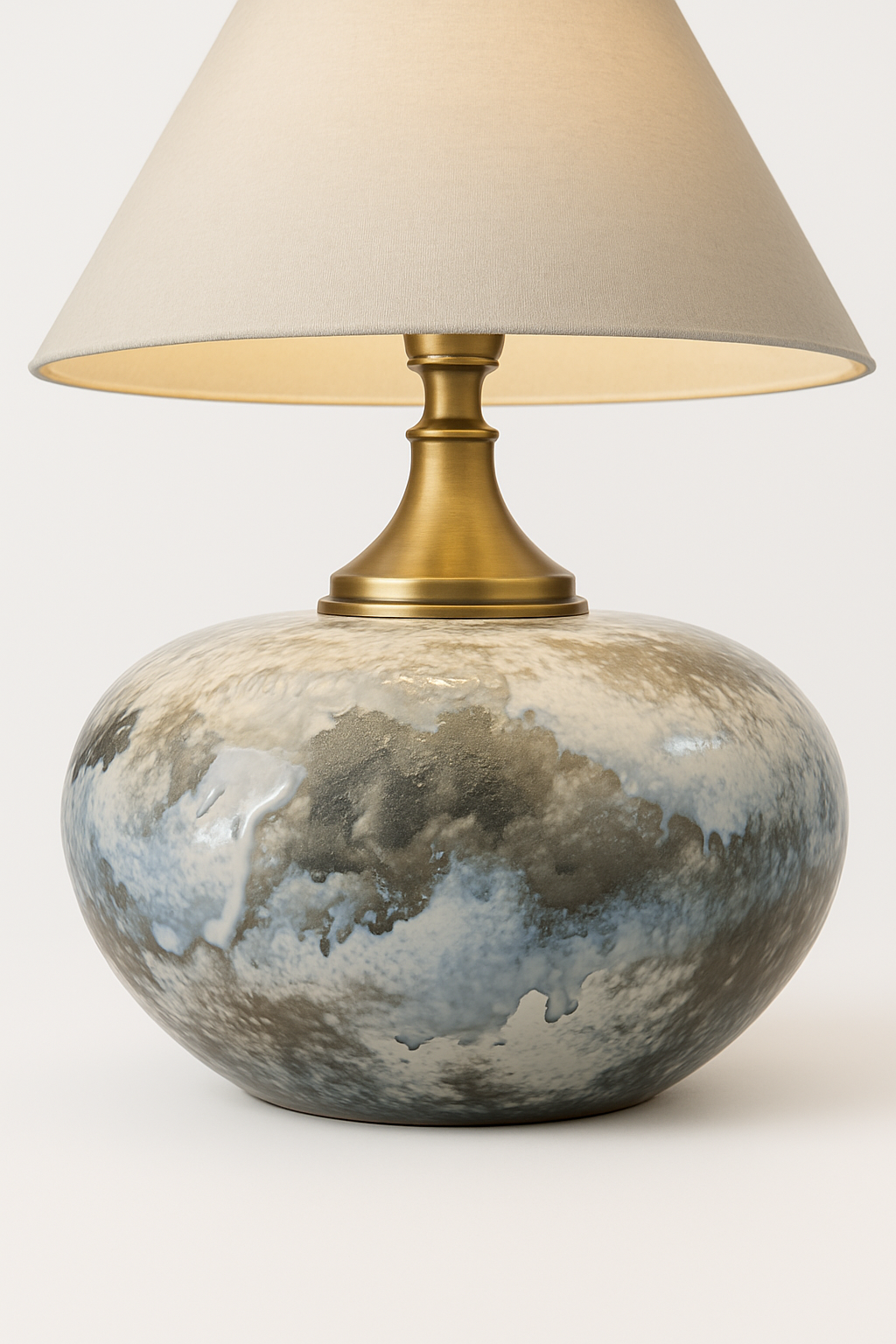 Noor Éclat — Hand-Colored Stoneware Table Lamp