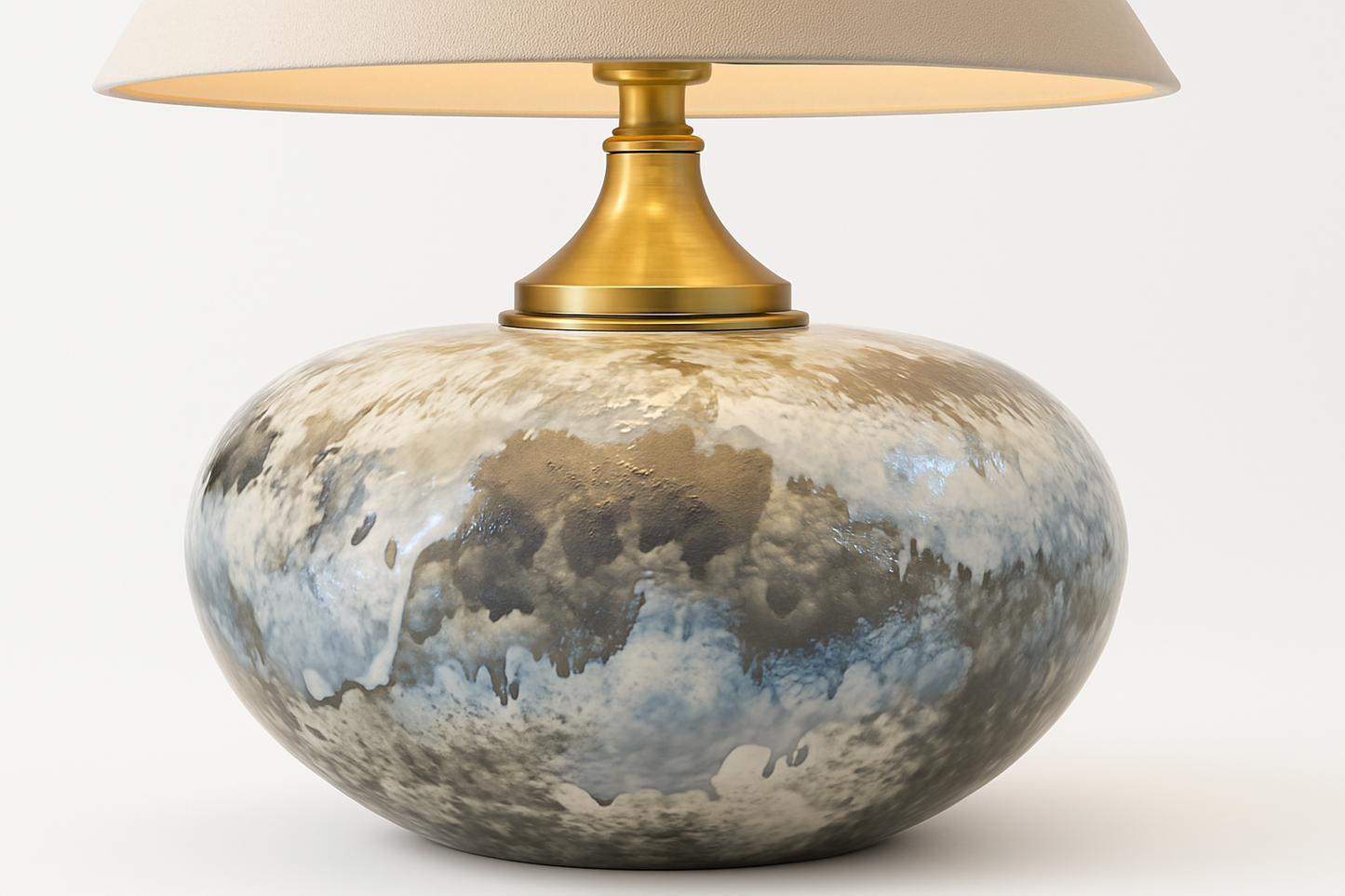 Noor Éclat — Hand-Colored Stoneware Table Lamp